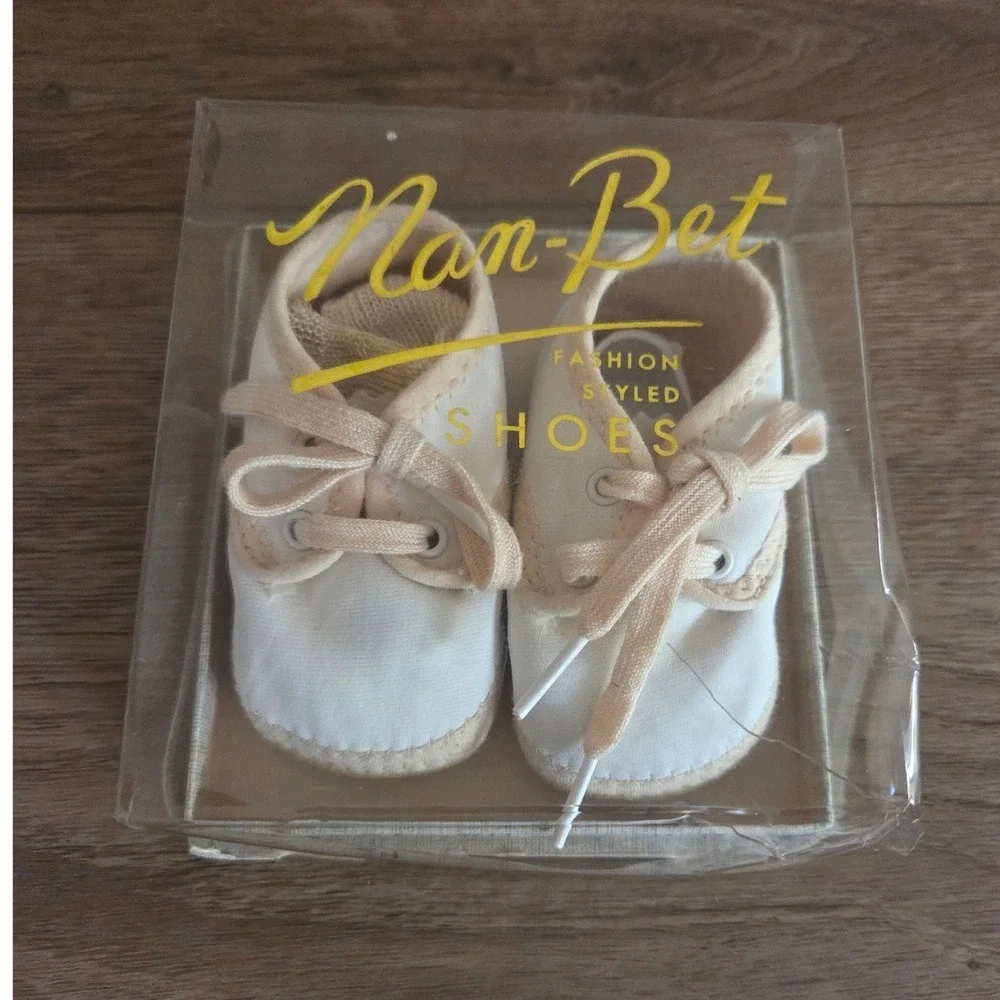 Vintage 1960s Nan-Bet Baby Cream Canvas Lace Up Crib Shoes Original Package NOS